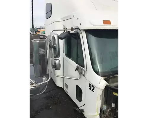 Freightliner Columbia 120 Cab