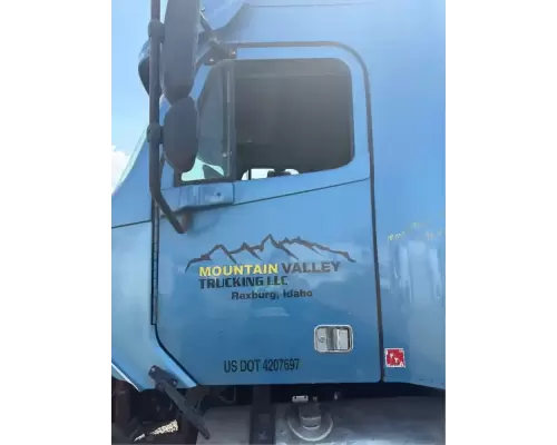 Freightliner Columbia 120 Door Assembly, Front