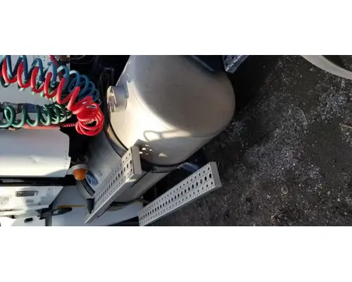 Freightliner Columbia 120 Fuel Tank