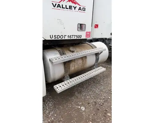 Freightliner Columbia 120 Fuel Tank