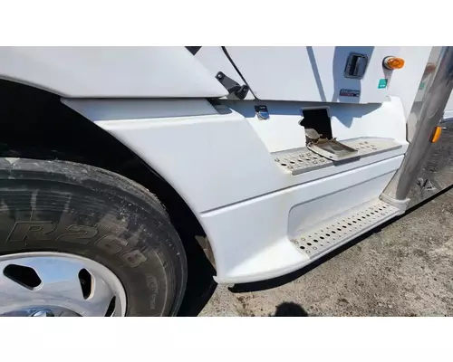 Freightliner Columbia 120 Fuel Tank