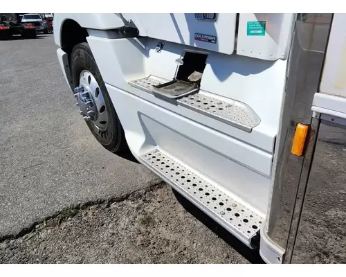 Freightliner Columbia 120 Fuel Tank