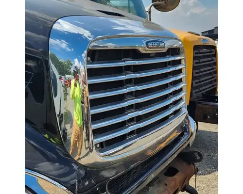 Freightliner Columbia 120 Grille