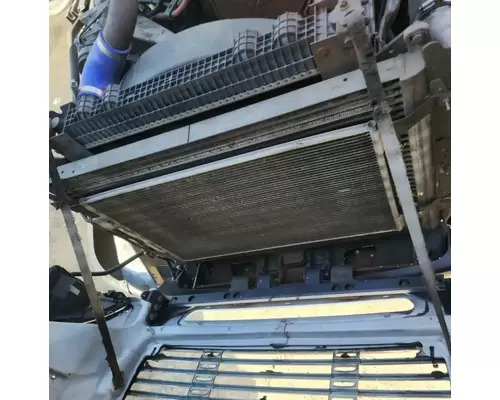 Freightliner Columbia 120 Intercooler