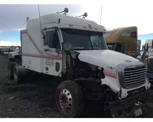 Freightliner Columbia 120 Mirror (Side View)