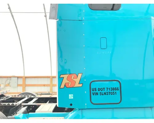 Sleeper Fairing Freightliner COLUMBIA 120 Vander Haags Inc Cb