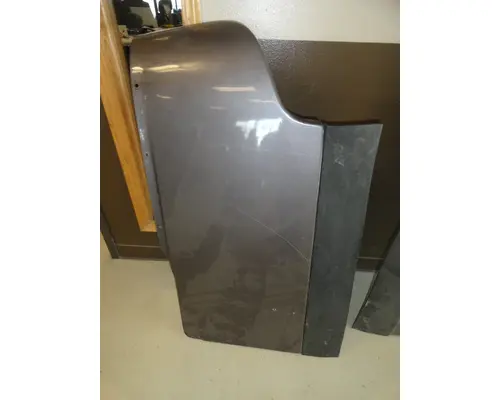 Sleeper Fairing FREIGHTLINER COLUMBIA 120 Sam's Riverside Truck Parts Inc