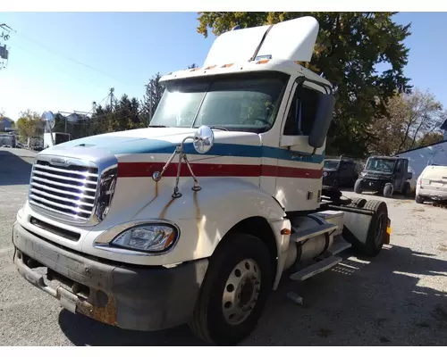 Complete Vehicle FREIGHTLINER COLUMBIA 120 LKQ Thompson Motors - Wykoff