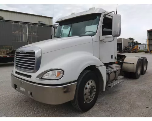 Complete Vehicle FREIGHTLINER COLUMBIA 120 LKQ Thompson Motors - Wykoff