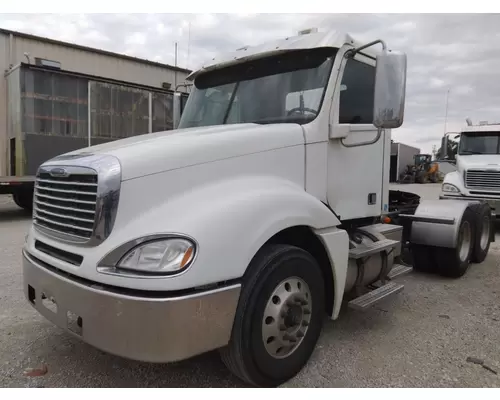 Complete Vehicle FREIGHTLINER COLUMBIA 120 LKQ Thompson Motors - Wykoff