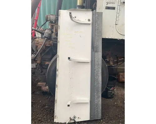 Freightliner Columbia CL12064ST Fender