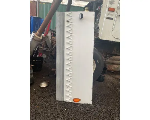 Fender Freightliner Columbia CL12064ST Dixie Truck Centre