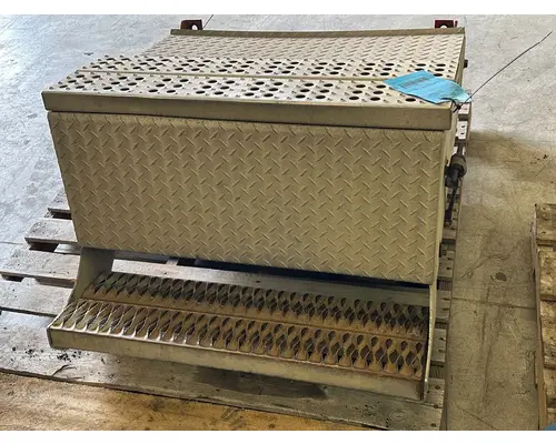 Battery Box FREIGHTLINER COLUMBIA High Mountain Horsepower