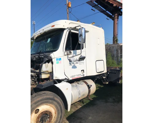 Cab FREIGHTLINER COLUMBIA B &amp; W  Truck Center