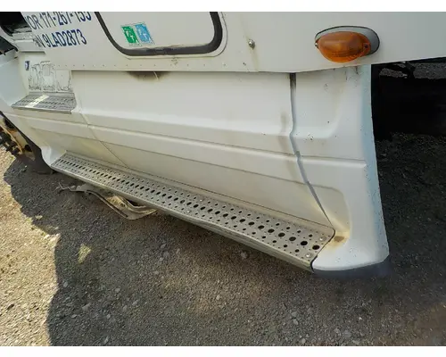 Skirt FREIGHTLINER COLUMBIA Michigan Truck Parts