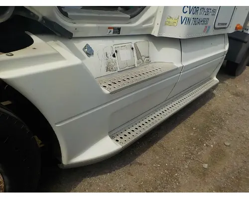 Skirt FREIGHTLINER COLUMBIA Michigan Truck Parts