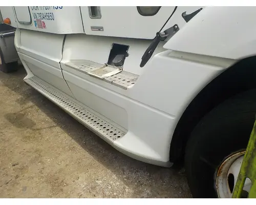 Skirt FREIGHTLINER COLUMBIA Michigan Truck Parts