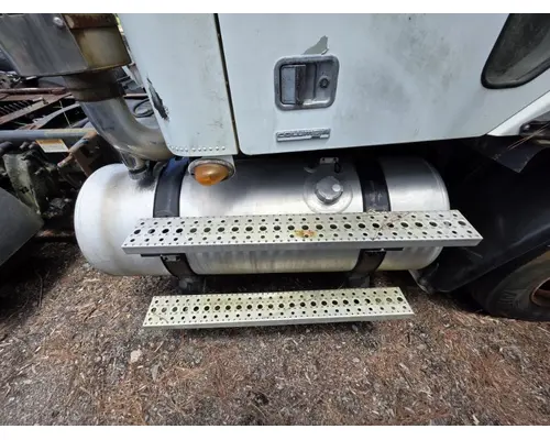 Fuel Tank Freightliner COLUMBIA Bobby Johnson Equipment Co., Inc.