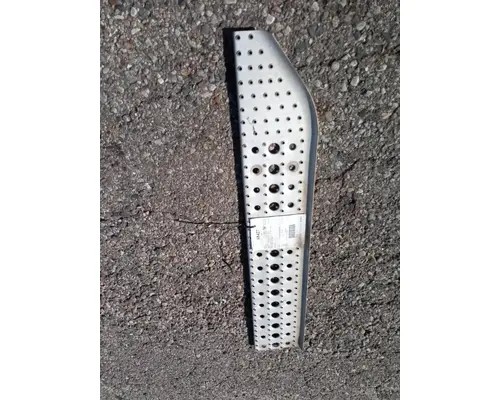 Step FREIGHTLINER COLUMBIA K &amp; R Truck Sales, Inc.