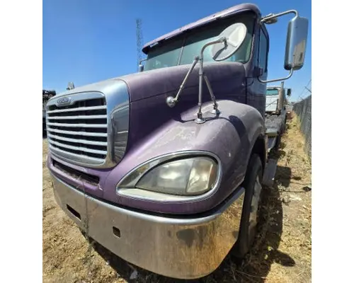 Complete Vehicle FREIGHTLINER COLUMBIA American Truck Salvage