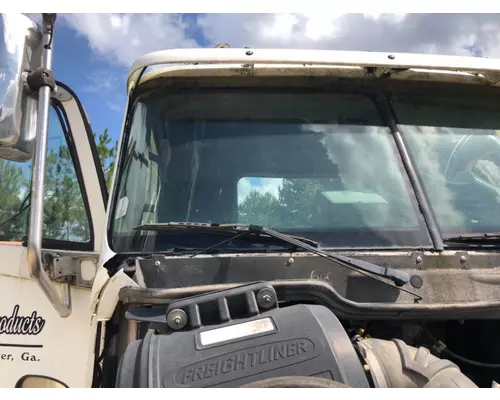 Windshield Glass FREIGHTLINER COLUMBIA B &amp; W  Truck Center