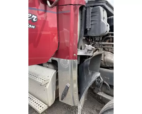 Freightliner Coronado 12 Fender Extension