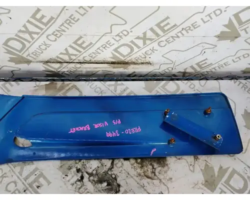 Freightliner Coronado 132 Glider Brackets, Misc.