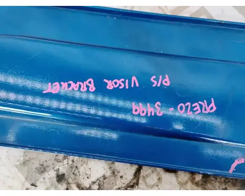 Freightliner Coronado 132 Glider Brackets, Misc.