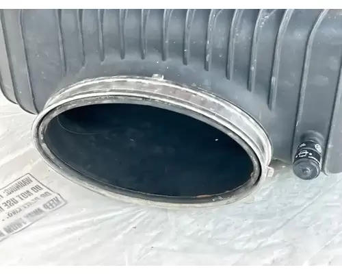 Freightliner Coronado SD122 Air Cleaner