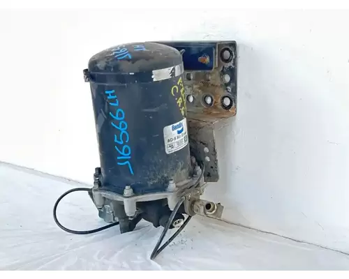 Freightliner Coronado SD122 Air Drier