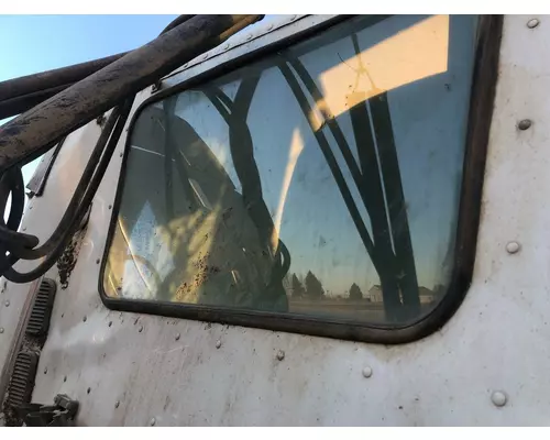 Back Glass Freightliner CORONADO Vander Haags Inc Sp
