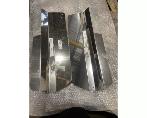 Grille FREIGHTLINER Coronodo Payless Truck Parts