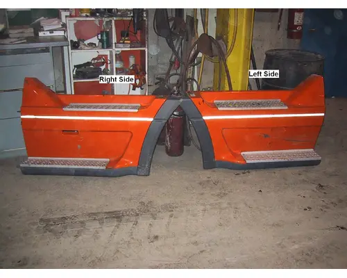 Running Board FREIGHTLINER CST120 CENTURY Michigan Truck Parts