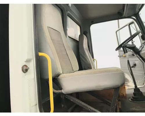 Freightliner FL106 Seat (non-Suspension)