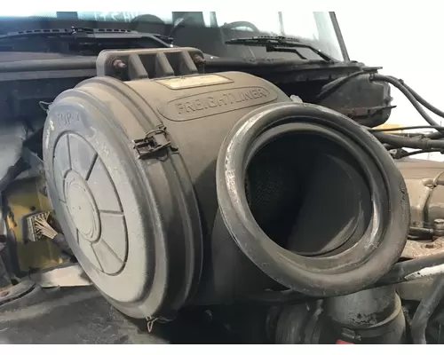 Freightliner FL112 Air Cleaner