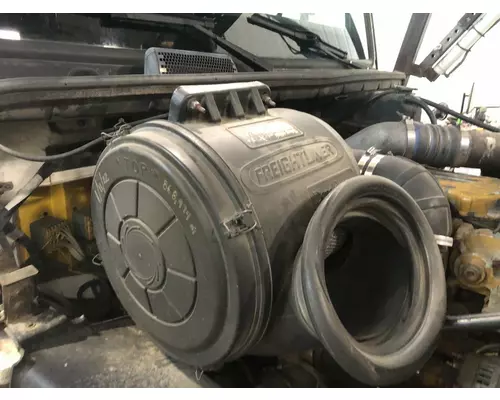 Freightliner FL112 Air Cleaner