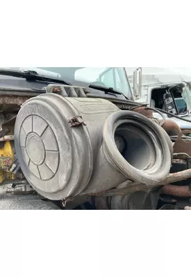 Freightliner FL112 Air Cleaner