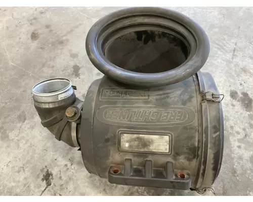 Freightliner FL112 Air Cleaner