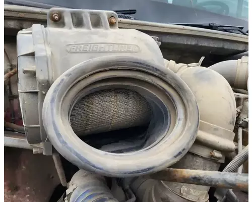Freightliner FL112 Air Cleaner