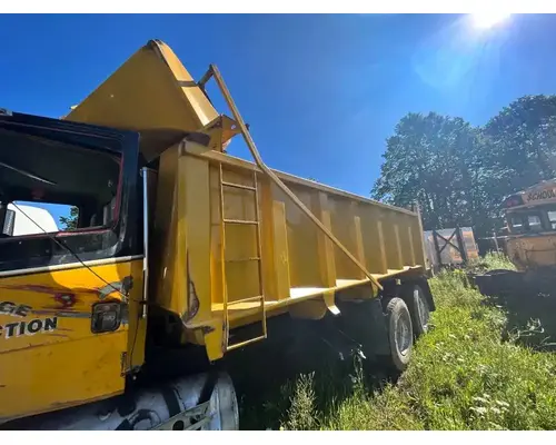 Freightliner FL112 Box  Bed