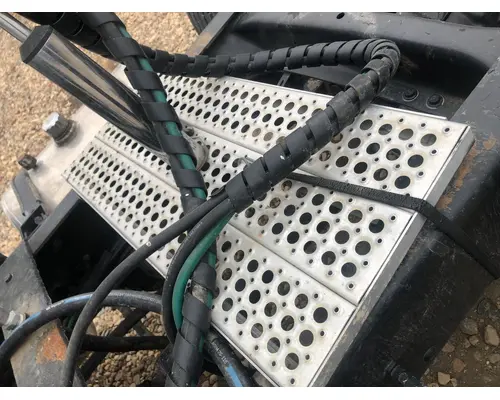 Freightliner FL112 Deckplate