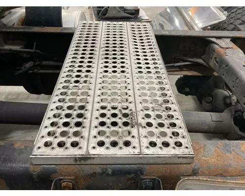 Freightliner FL112 Deckplate