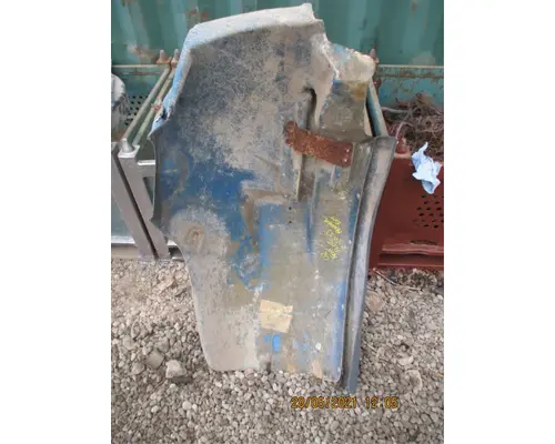 Freightliner FL112 Fender Extension