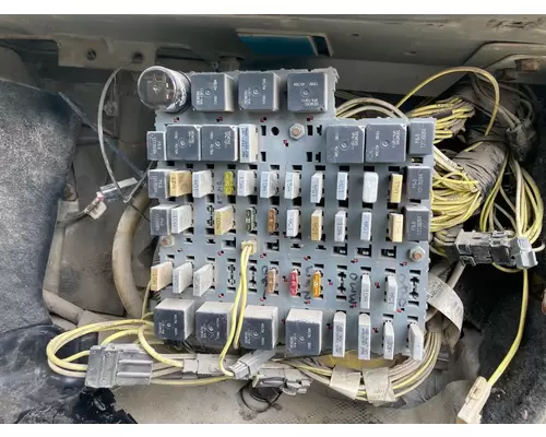 Freightliner FL112 Fuse Box