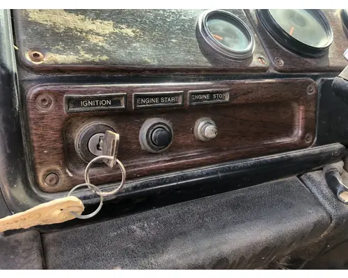 Freightliner FLC112 Dash Assembly