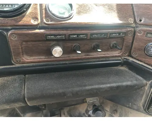 Freightliner FLC112 Dash Assembly