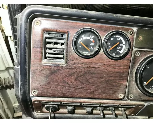 Freightliner FLC112 Dash Assembly