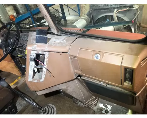 Freightliner FLC112 Dash Assembly