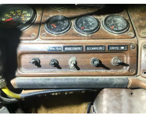 Freightliner FLC112 Dash Assembly