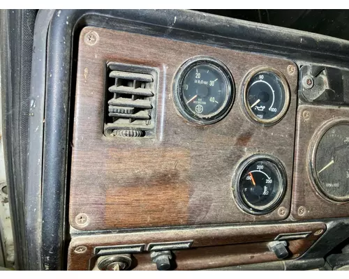 Freightliner FLC112 Dash Assembly